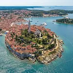 Beautiful Apartment In Rovinj With Kitchen